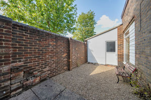 Court Yard- click for photo gallery